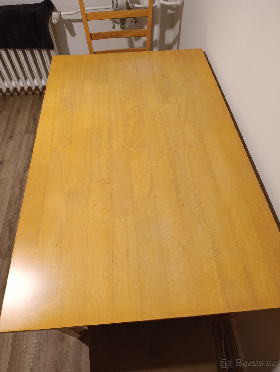 Jídelní stůl s židlemi - 2