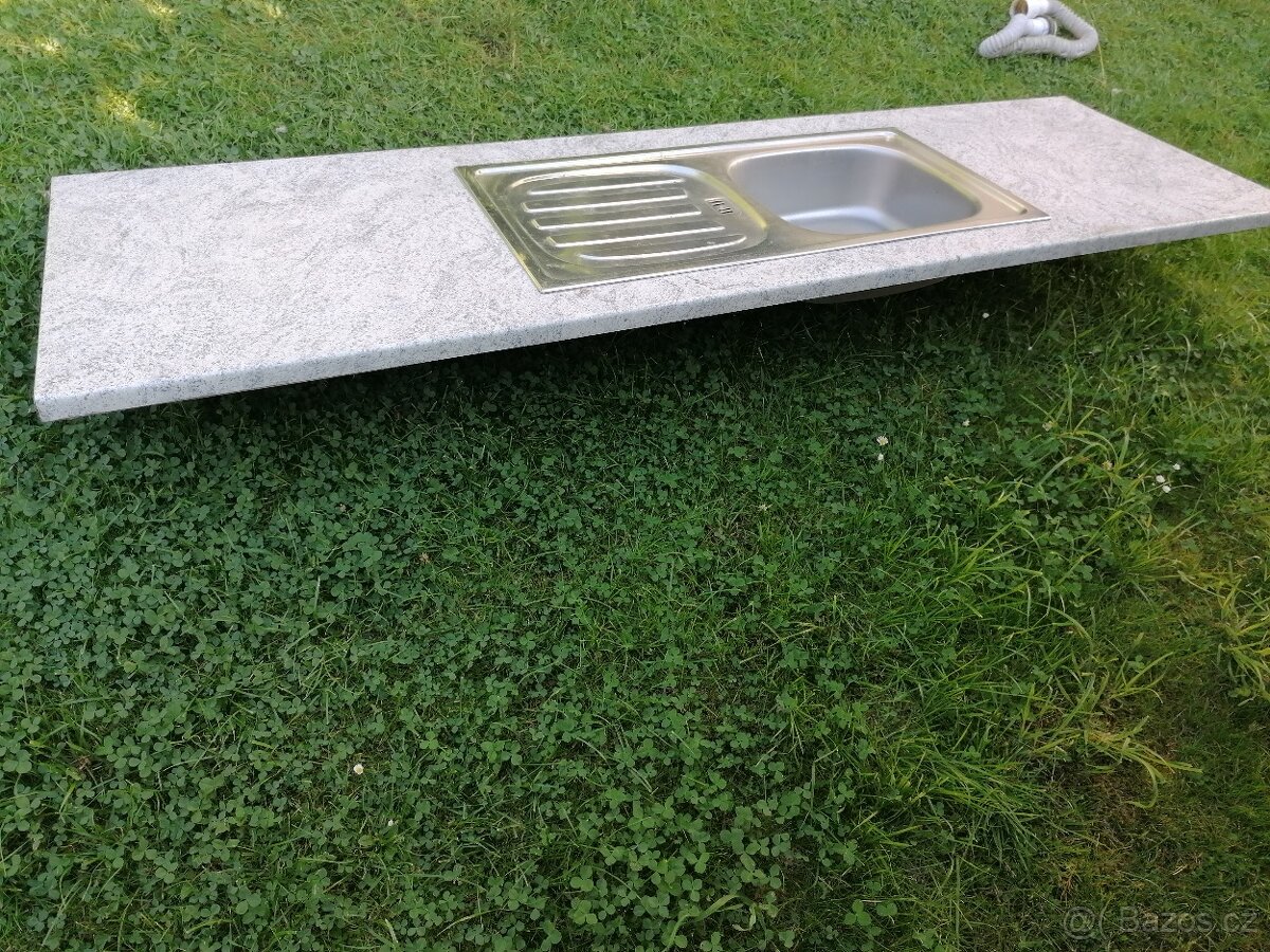 Kuchyňska deska s dřezem - 2