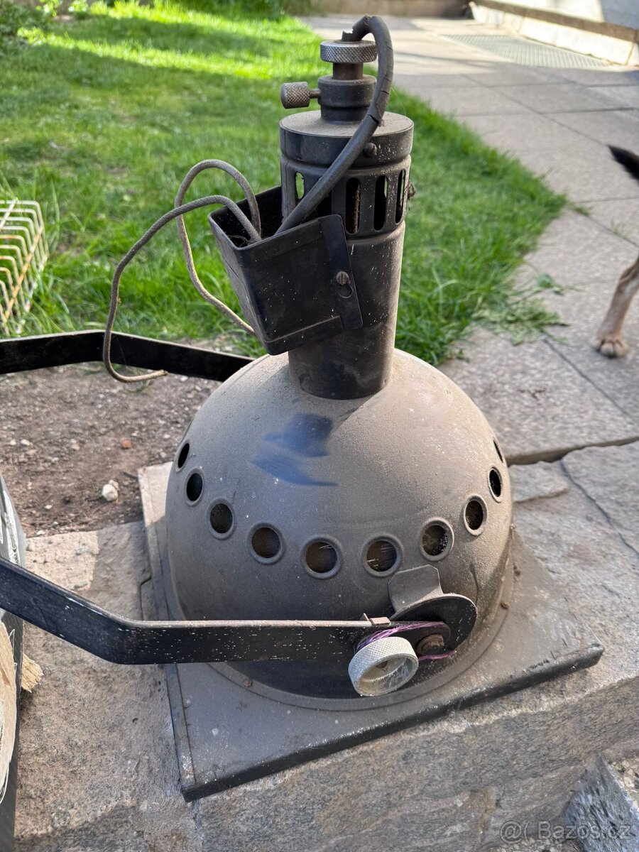 Industriální lampa reflektor - 2