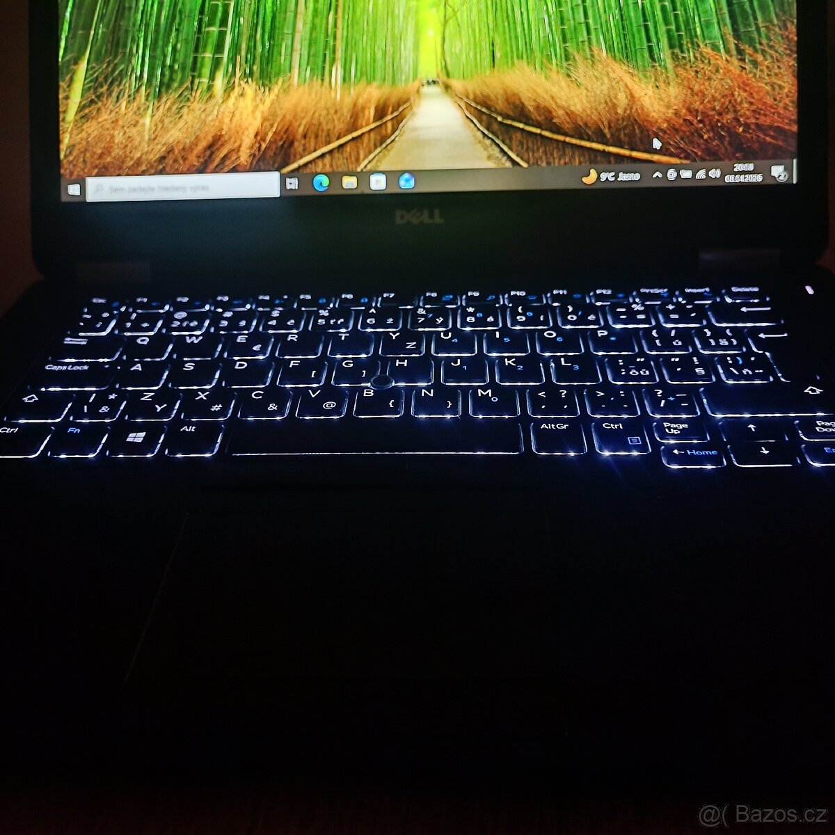 Výkonný Notebook Dell - 2