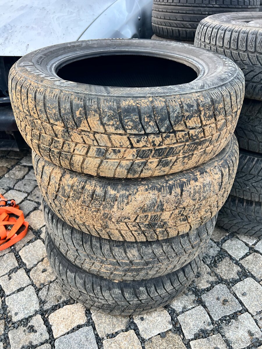 Pneu 185 65 R15 - 2
