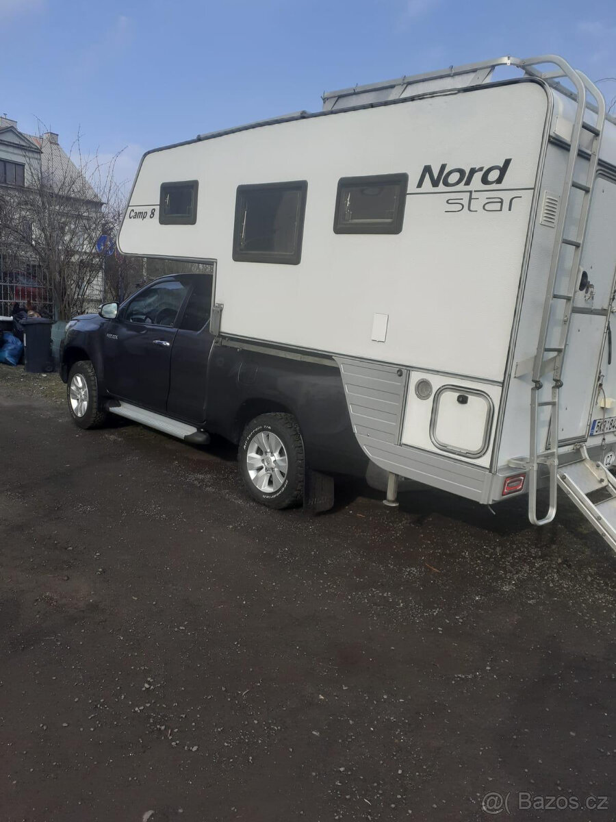 Pěkná obytná nástavba na Pick-up. - 2