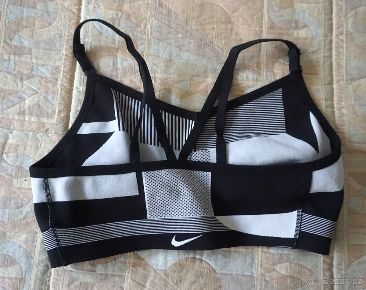 Sportovní podprsenka černobílá zn.NIKE Flyknit Indy vel.L - 2