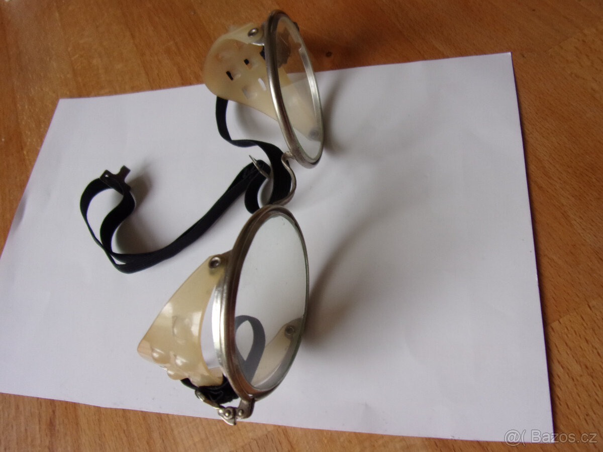 moto staré brýle - 2