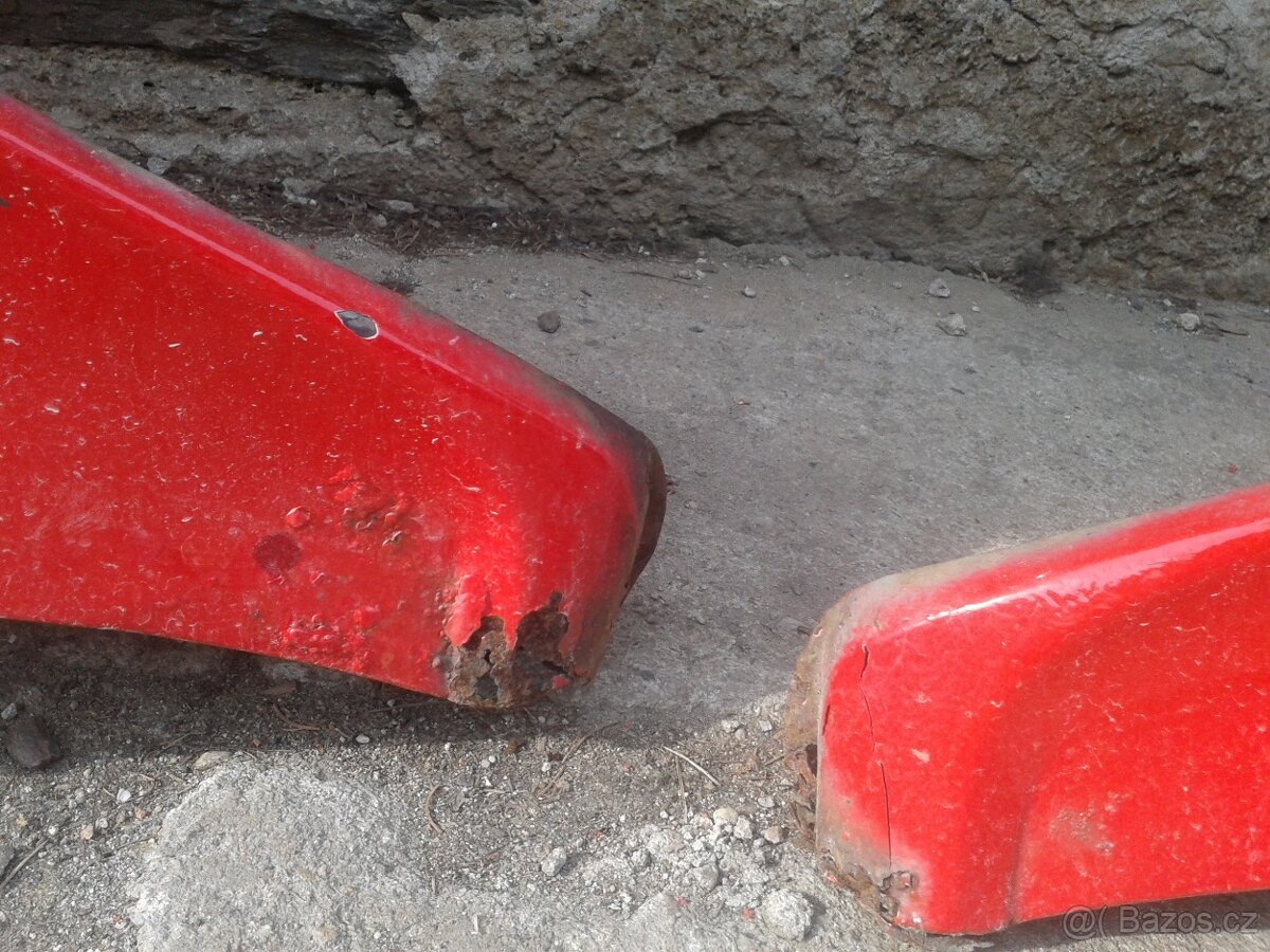 Přední originál blatníky š100/110R použité - 2