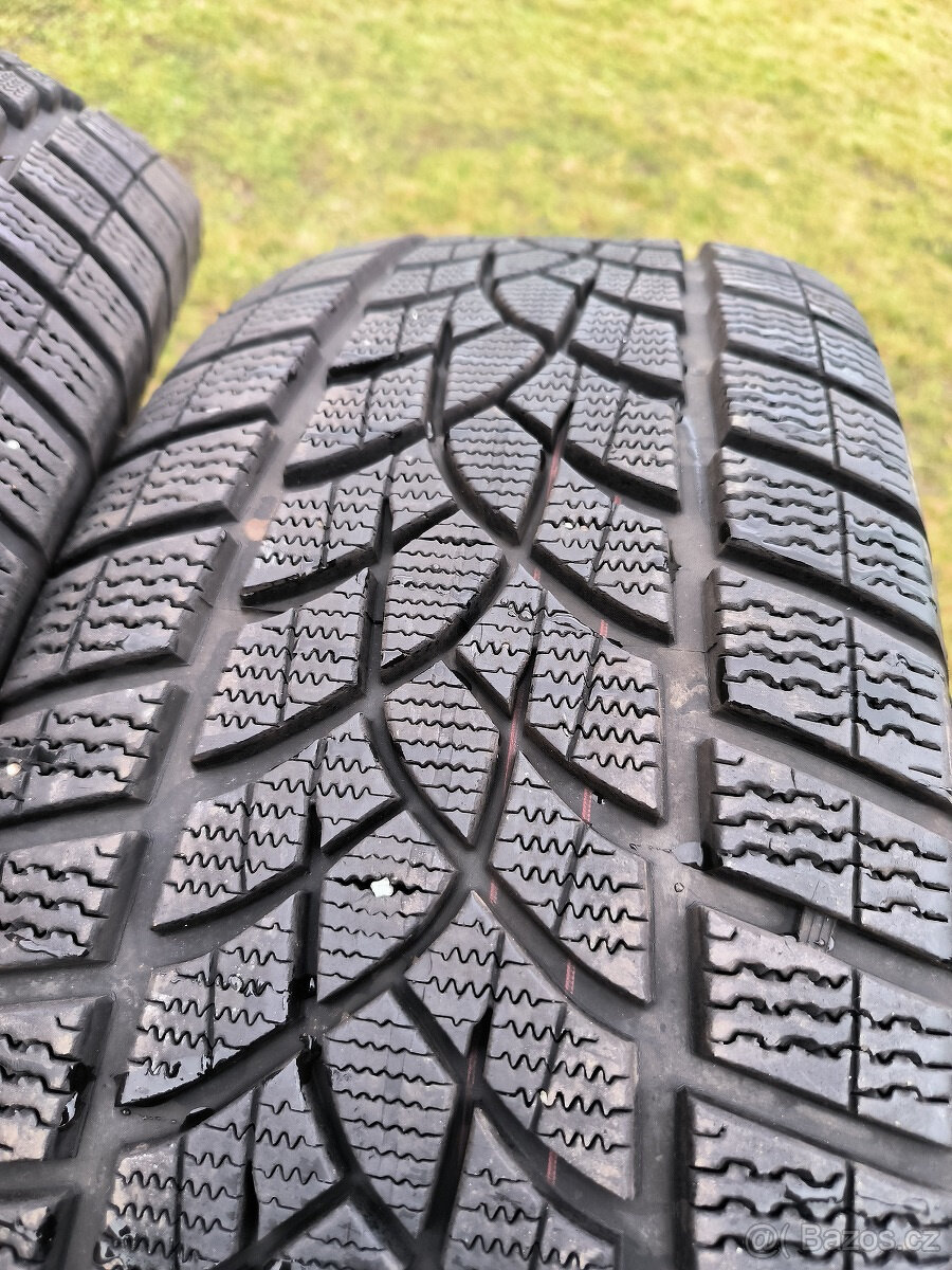 2 zimní pneu 235/55/19 GOODYEAR vz. 90% - 2