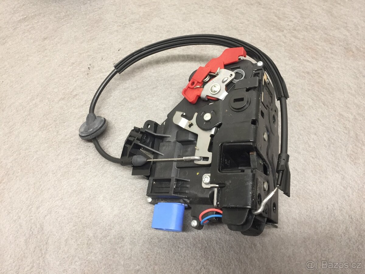VW GOLF 5 03-08 - PRAVÝ ZADNÍ ZÁMEK DVEŘÍ CENTRÁL - 2