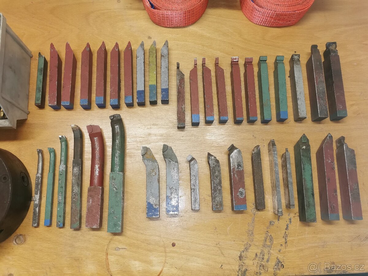 Vybavení k soustruhu - 2