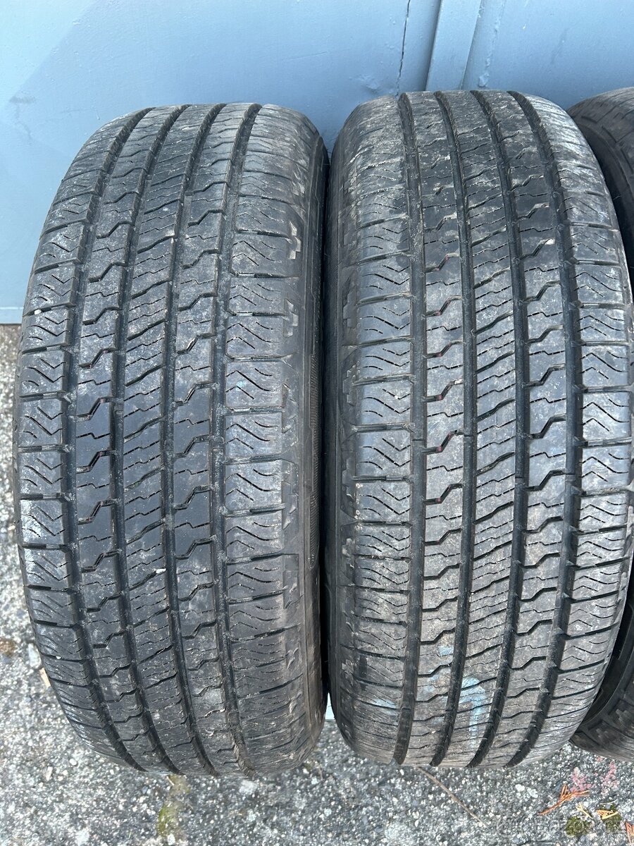 Celoroční pneu 255/65/18 Goodyear - 2
