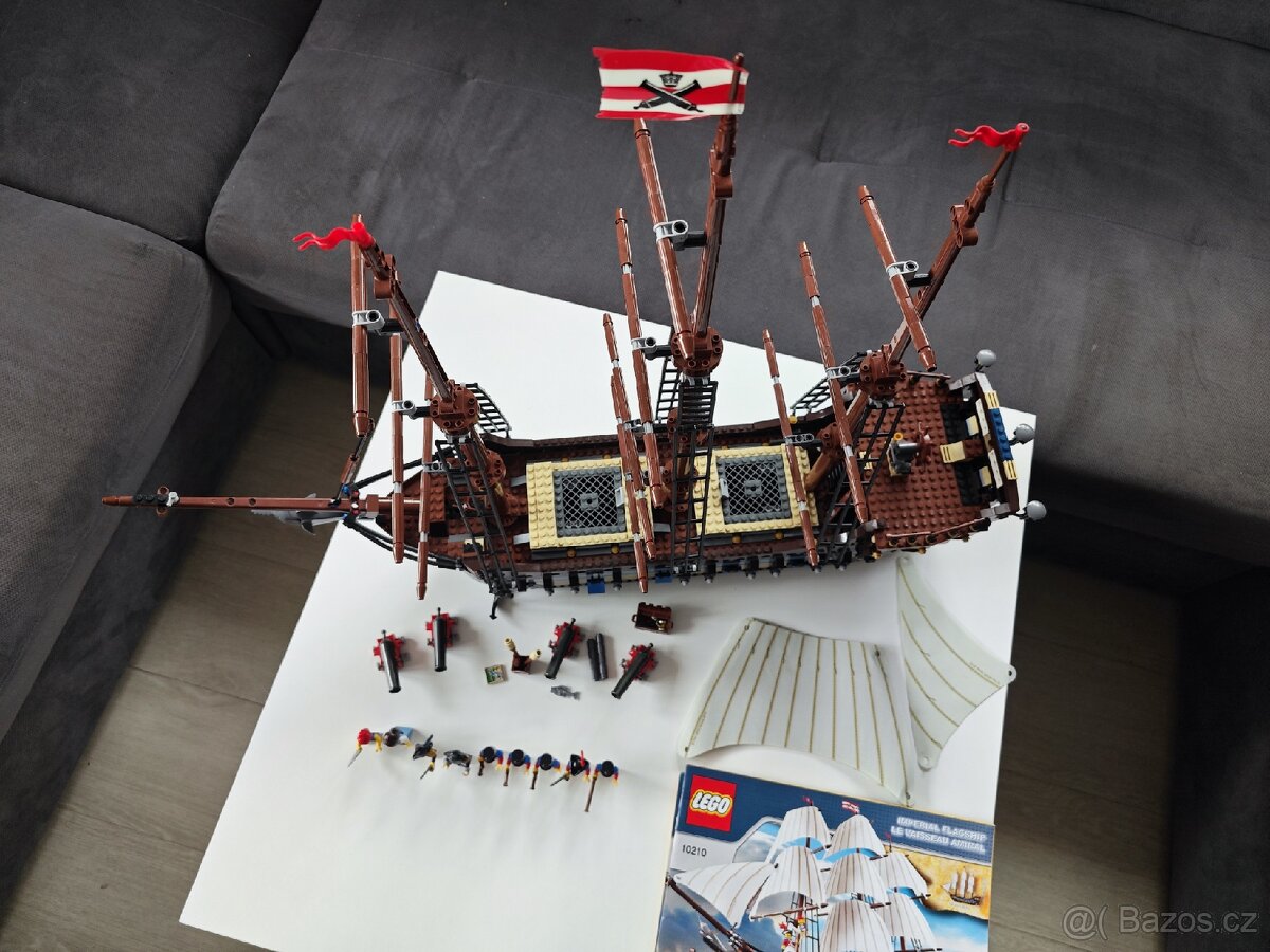 LEGO 10210 Imperial Flagship - 2