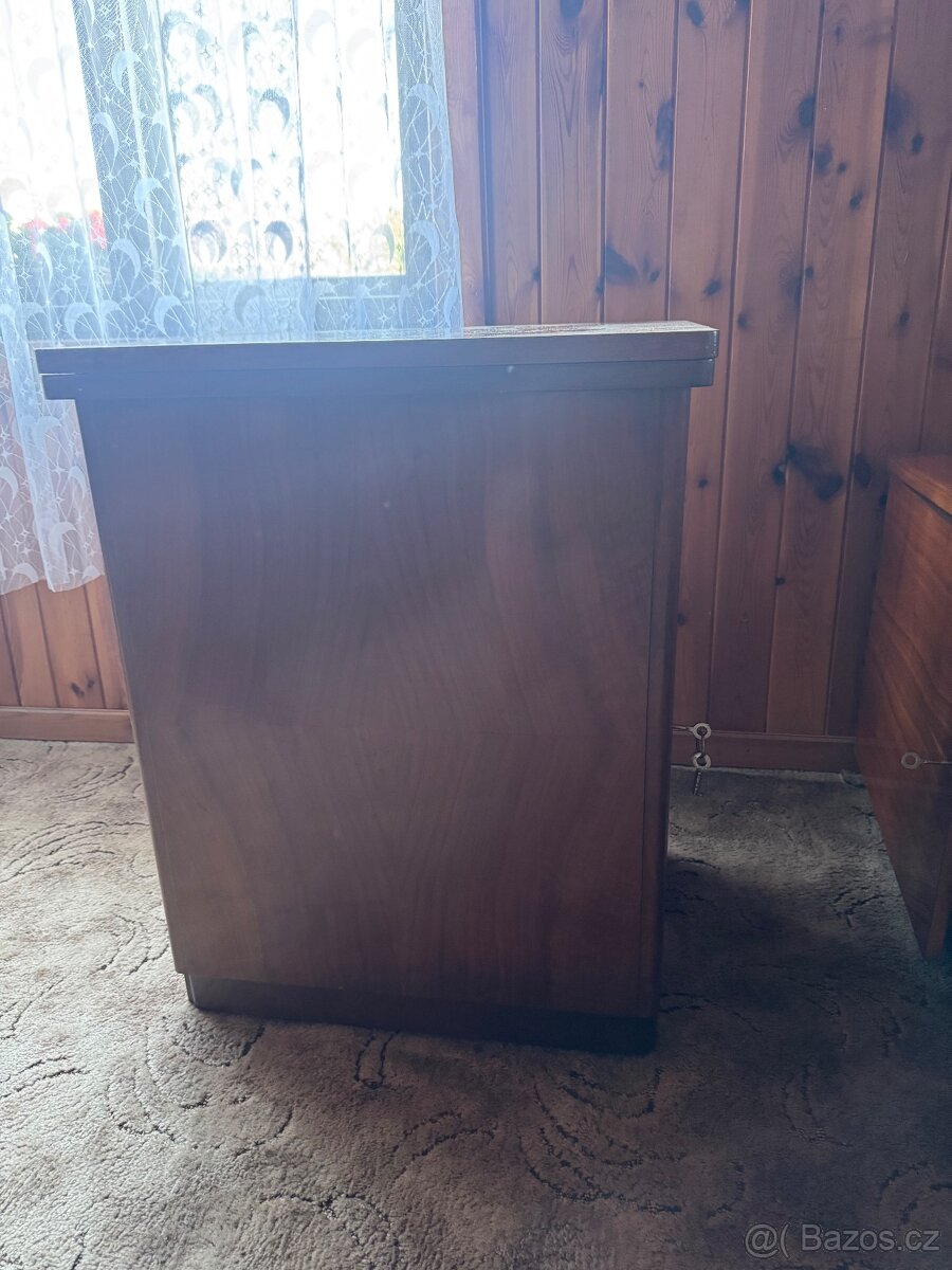 Prodám šicí stroj Minerva - 2