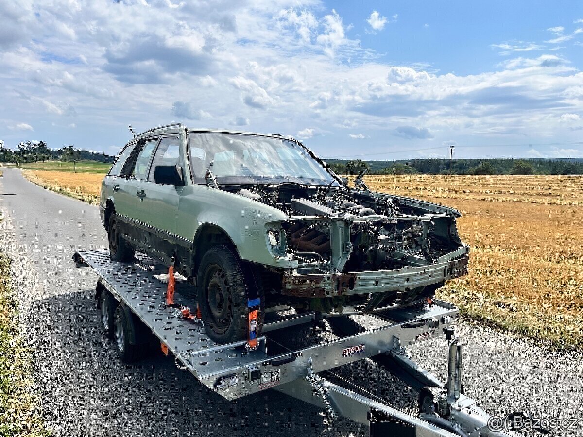 Mercedes Benz w124 250D díly - 2