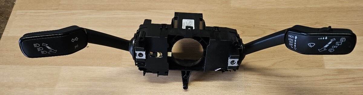 Páčky pod volant / přepínač kombinovaný - 2