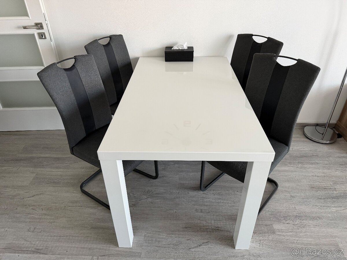 Jídelní set (stůl a židle) - 2