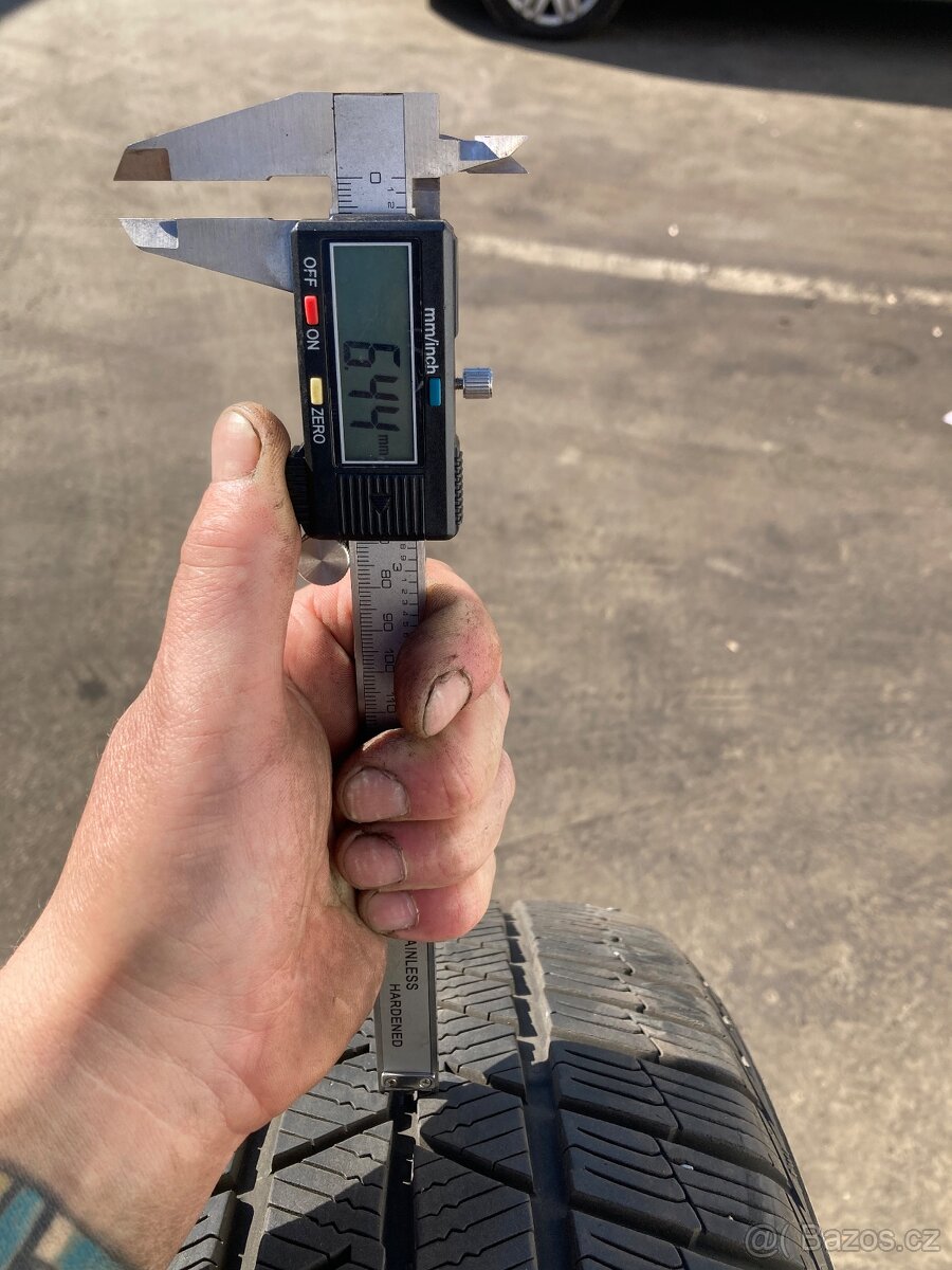 215/45/16 zimni - 2