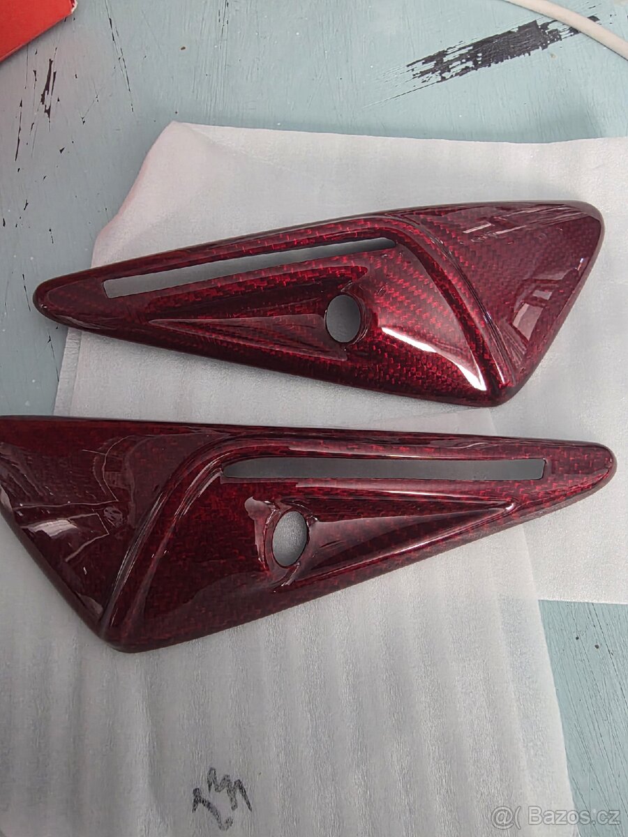 Kryty bočních kamer Tesla model 3/Y red carbon - 2