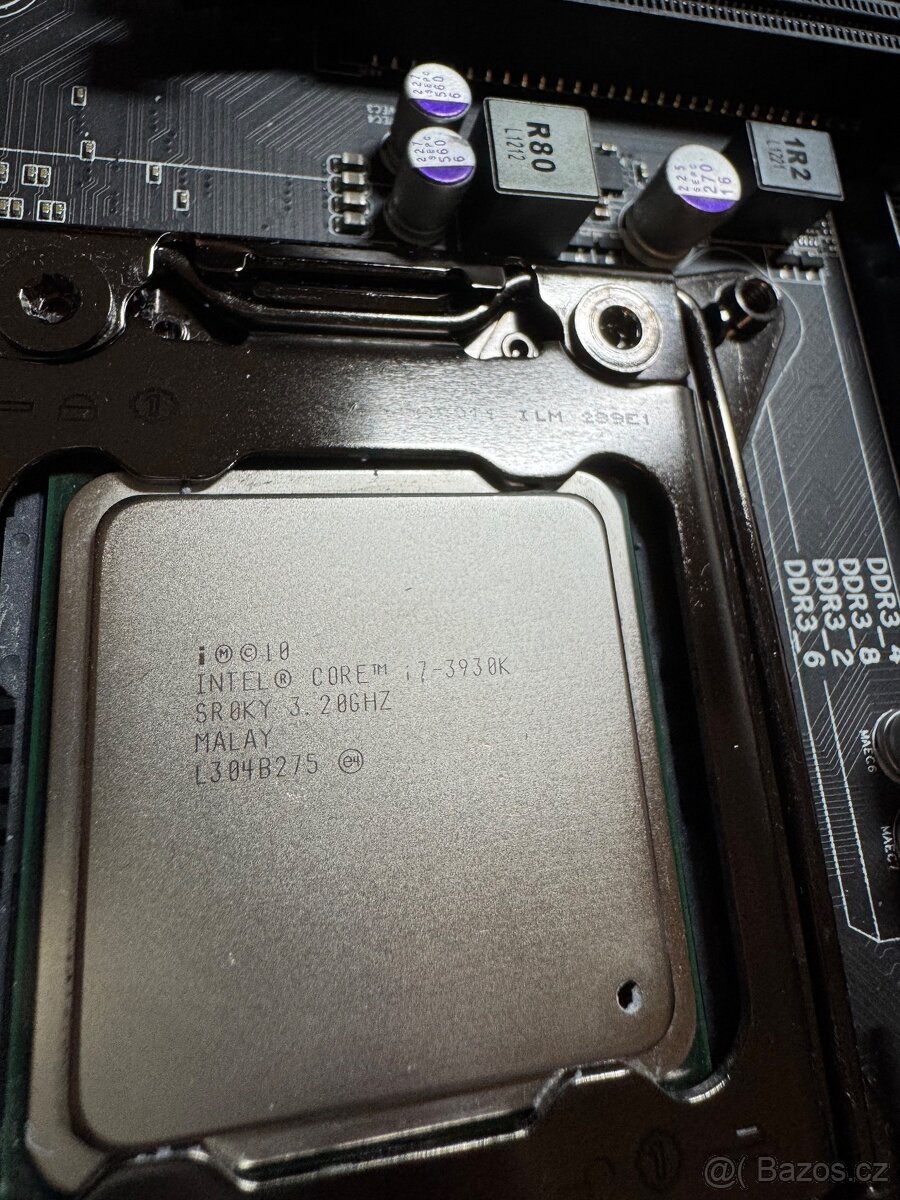 Gigabyte GA-X79-UP4 a Intel Core i7-3930K - 2