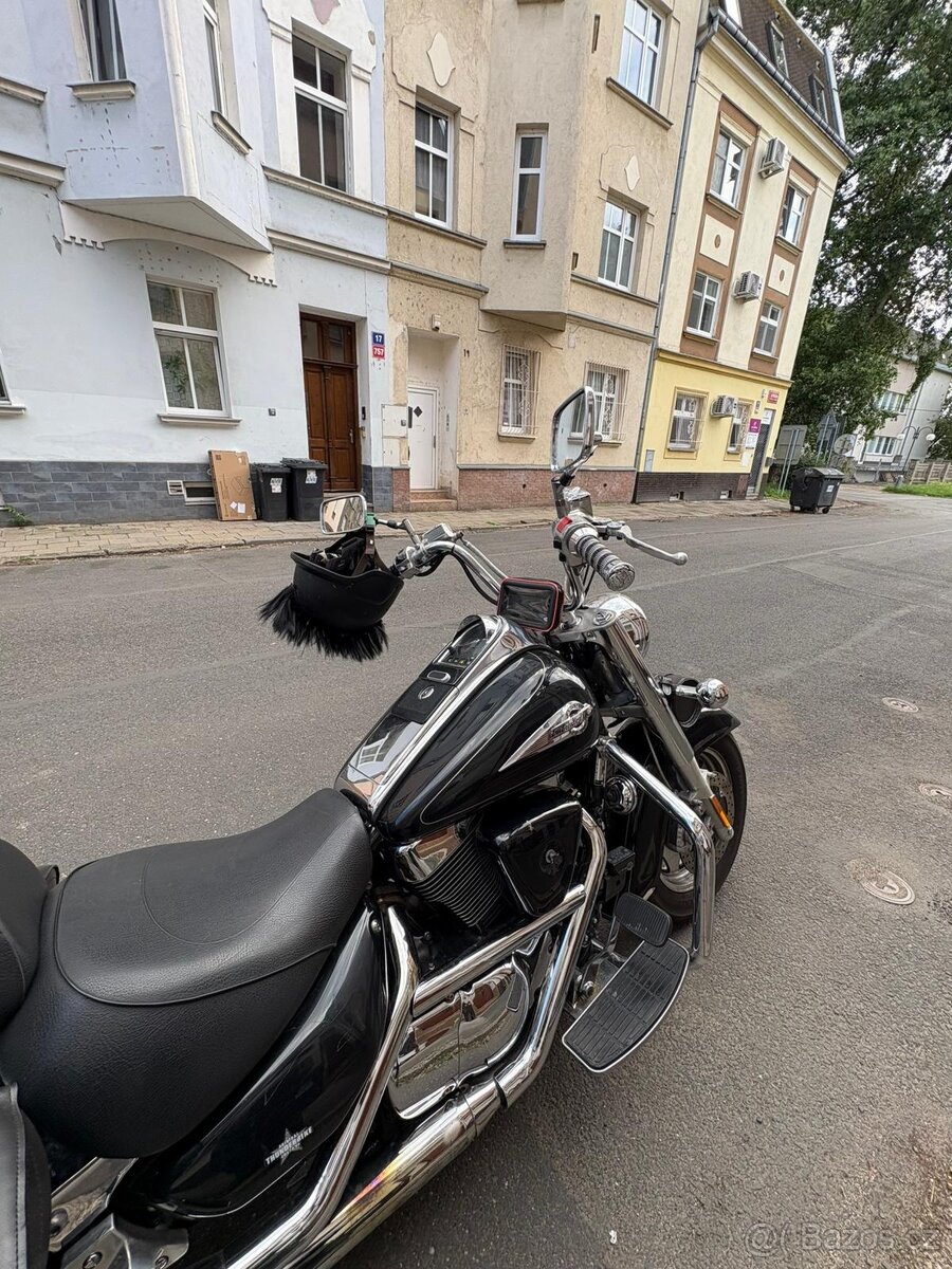 Suzuki Intruder - 2