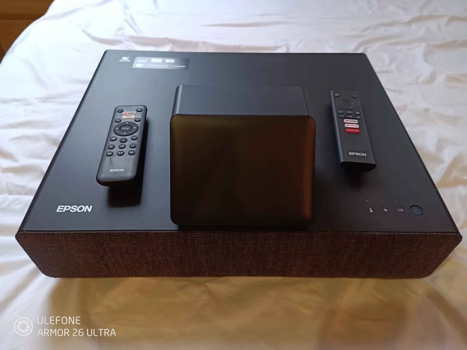 Laserový projektor EPSON EH-LS500B - 2