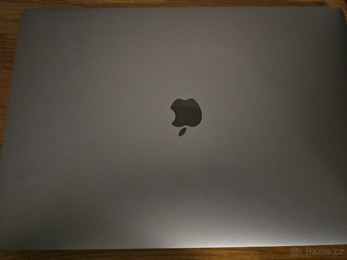 Krásný MacBook 16" - 2