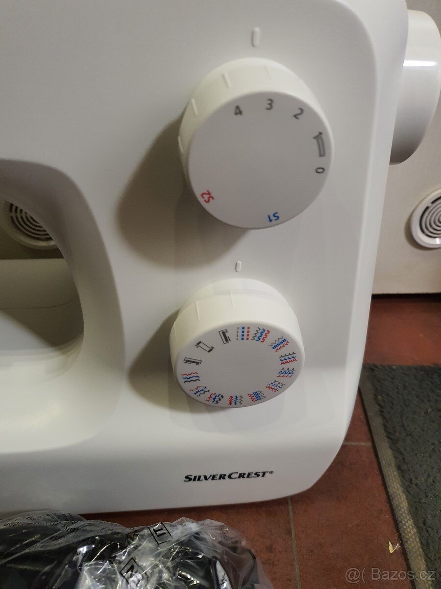 ŠICÍ STROJ, nový s krabicí, zaslání možné - 2