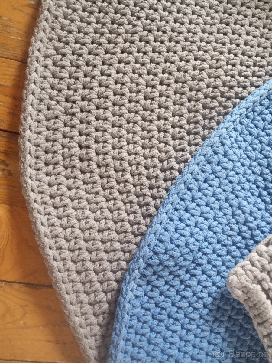 SLEVA Koberce + 2 polštáře - 2