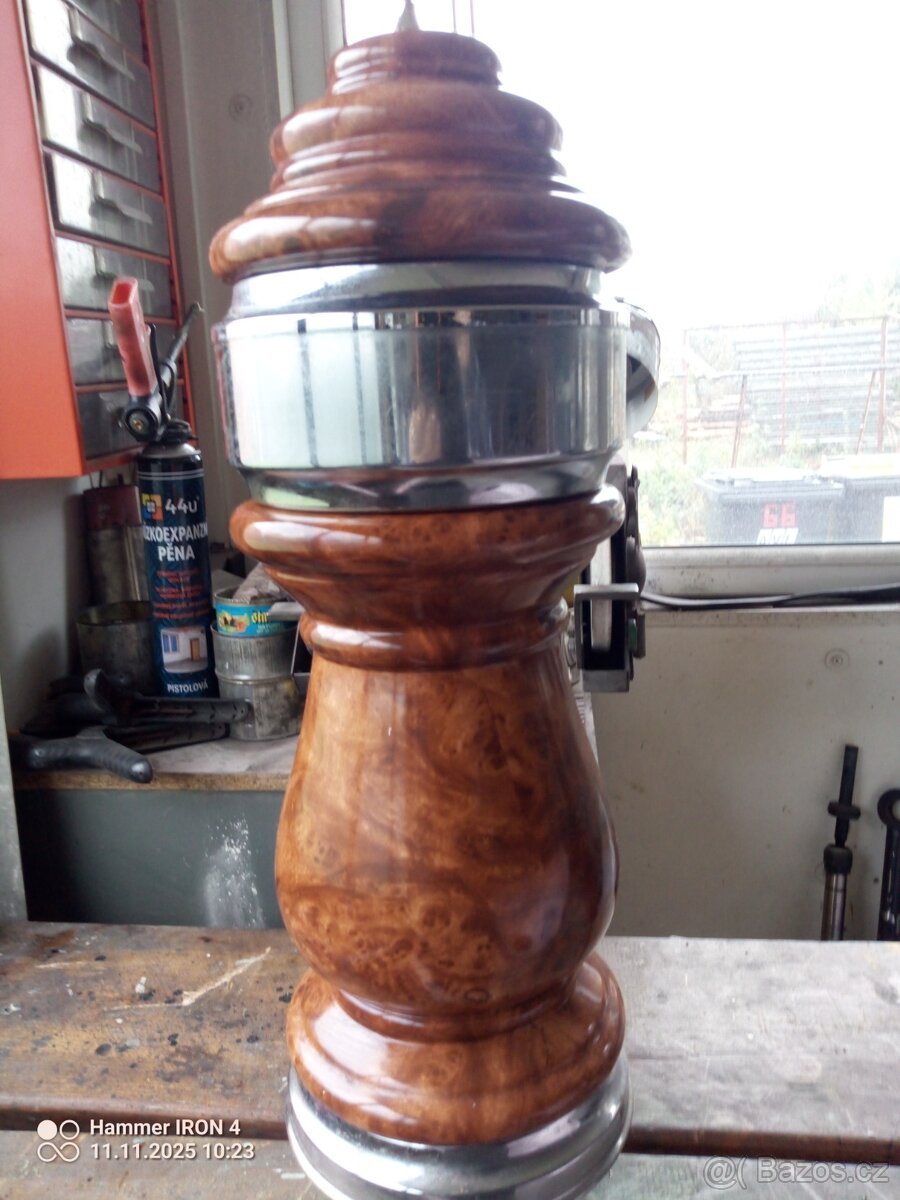 Výčepní stojan. - 2