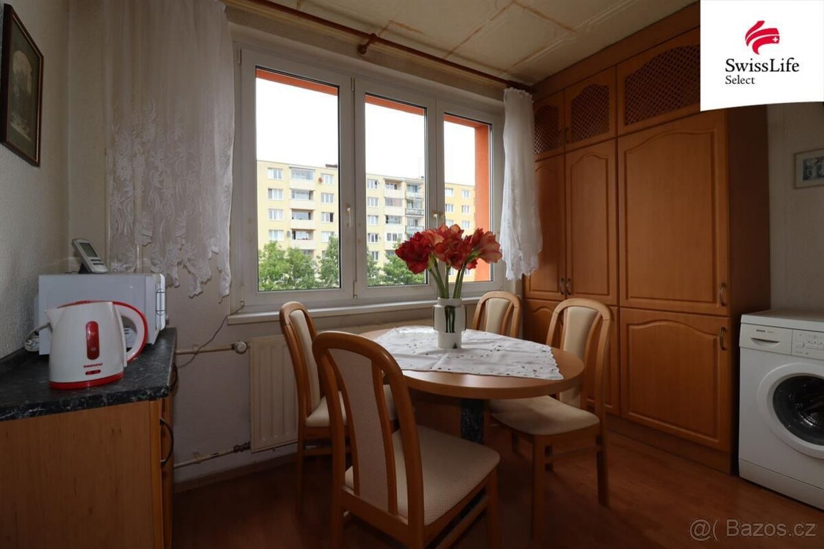 Prodej bytu 3+1 83 m2 Švabinského, Sokolov - 2