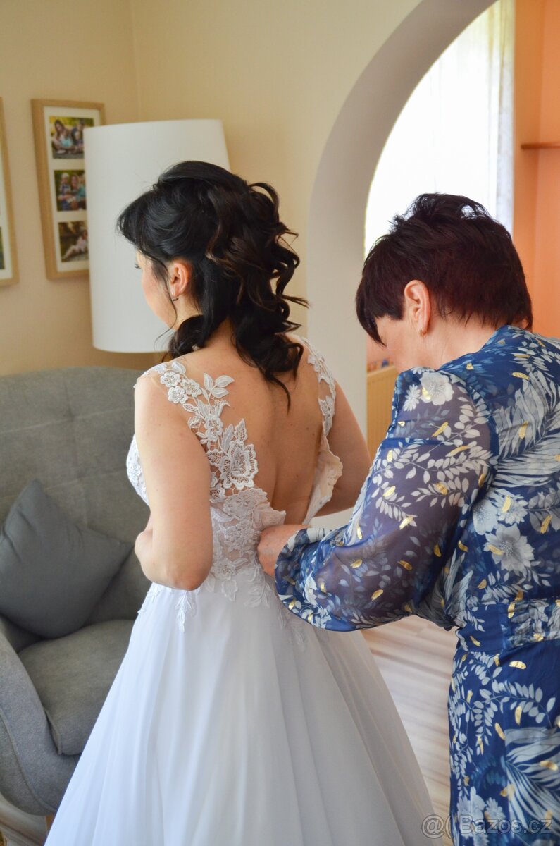 prodám 1x nošené svatební šaty na zakázku - 2