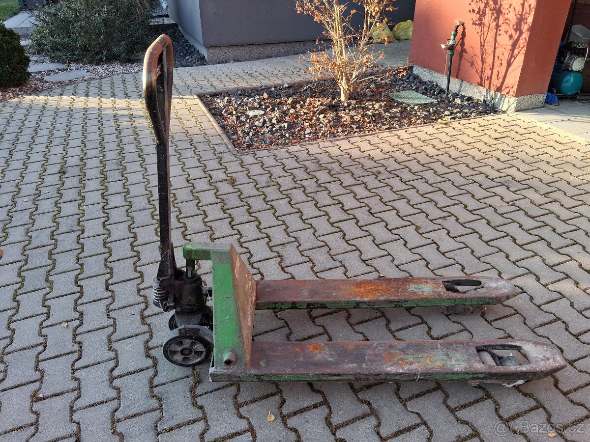 Paletový vozík - 2