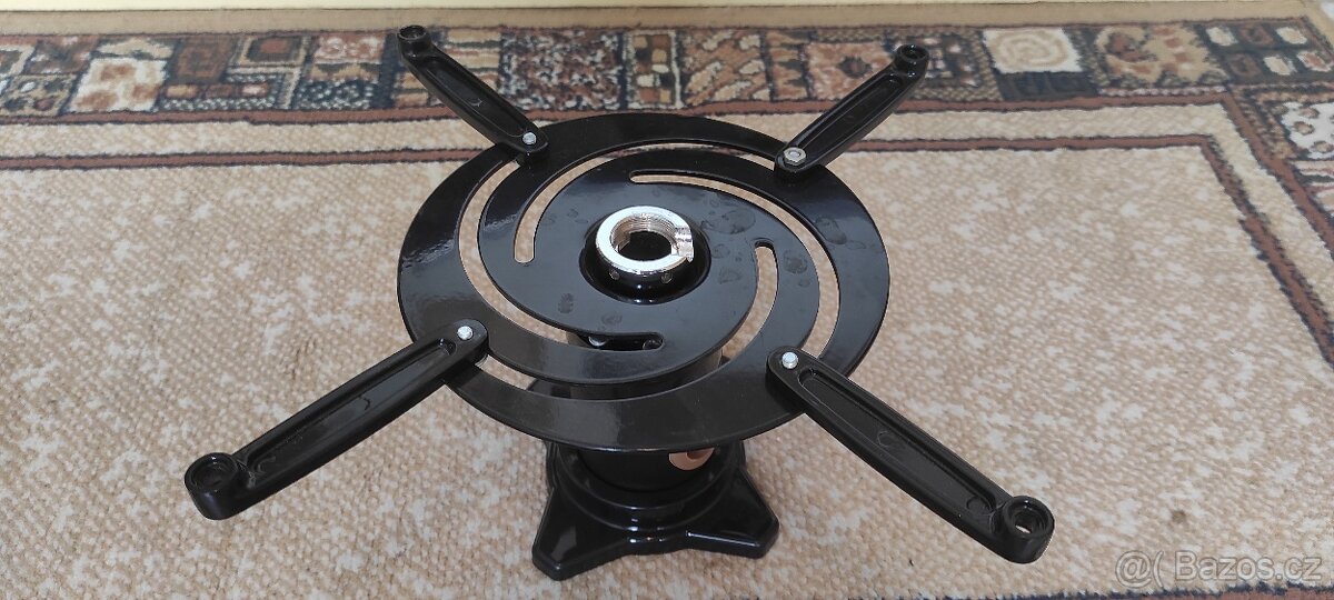 Držák projektoru - 2