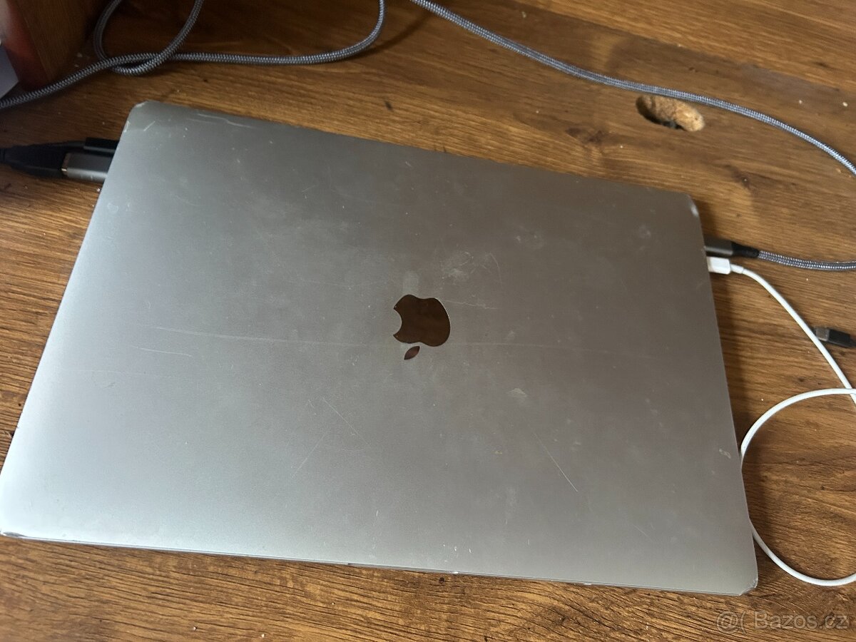 MacBook Pro 15" 2017 i7 / 1GB SSD, display KO - 2