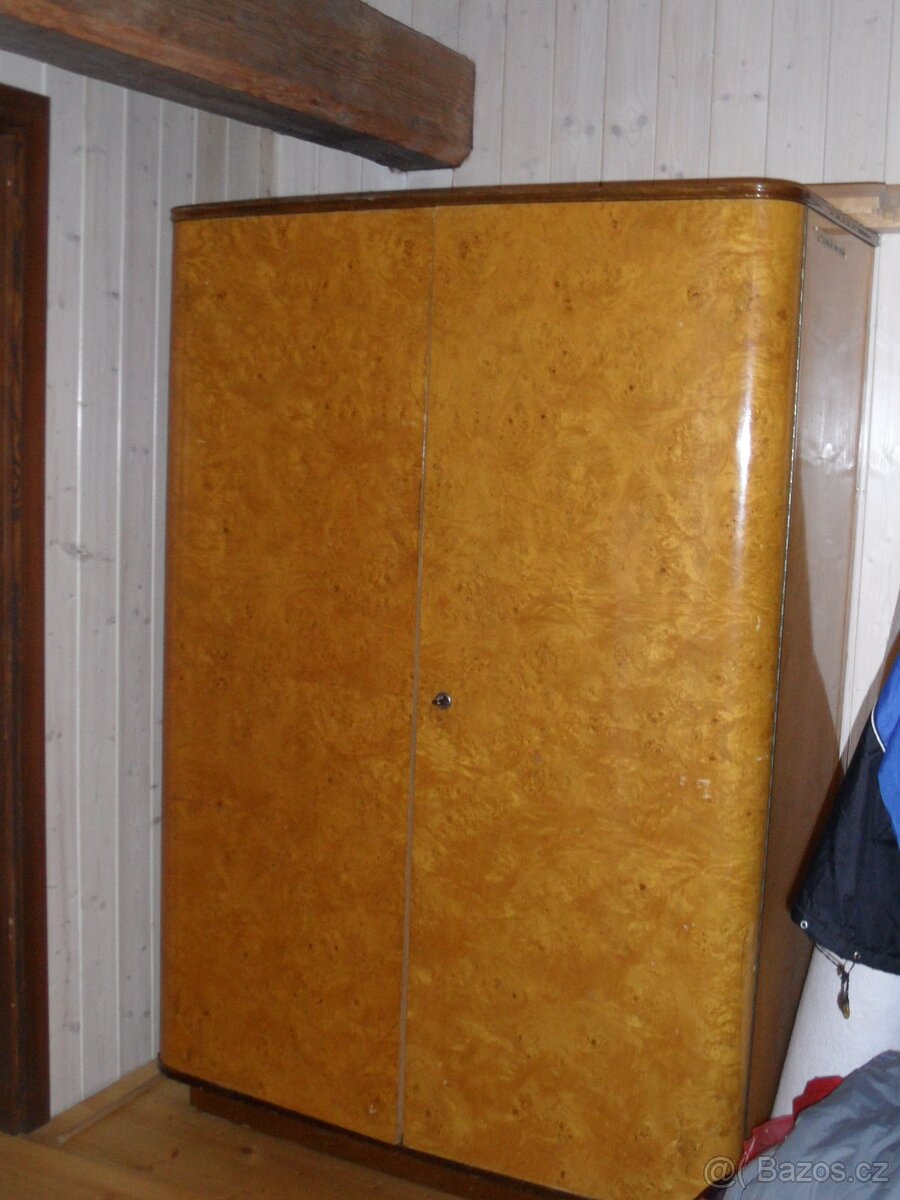Skříň, noční stolek - 2