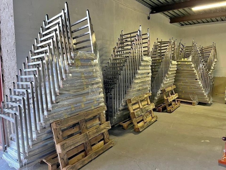 Přístěnný nerezový stůl, skladem různé míry - 2