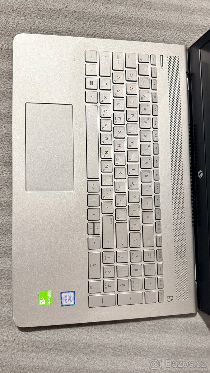 HP Pavilion 15” i7 256GB 8GB RAM - 2