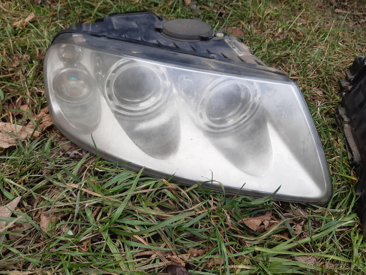 VW TOUAREG 2002 - 2007 - prodám světla, xenony - 2