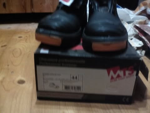 Bezpečnostní pracovní obuv - 2