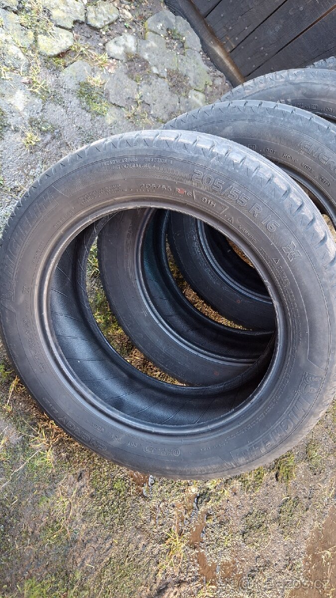 Pneu 205/55 R16 - 2