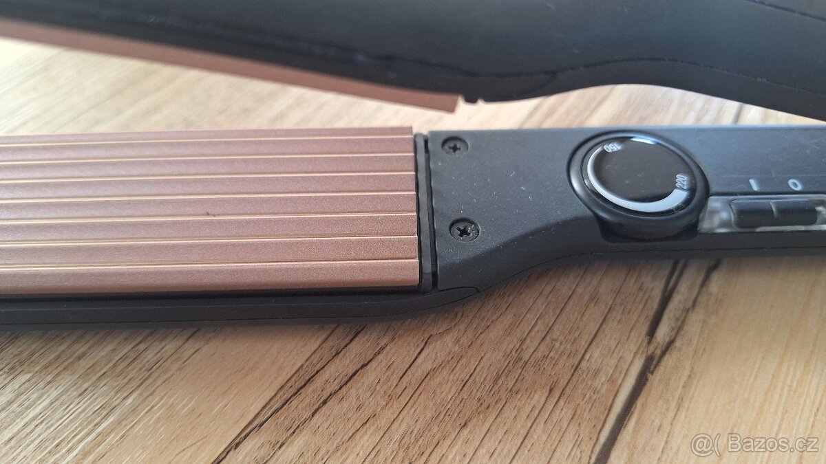 Krepovacka na vlasy Remington - 2