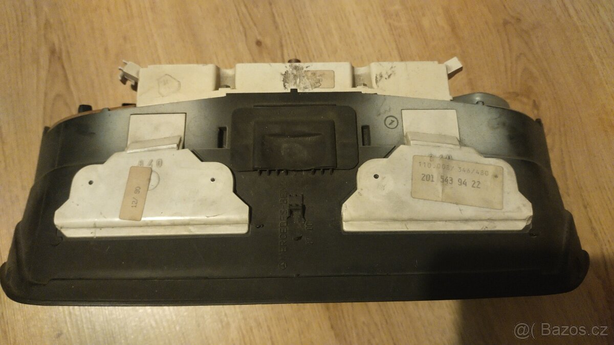 Mercedes Benz 190e W201 budíky - 2