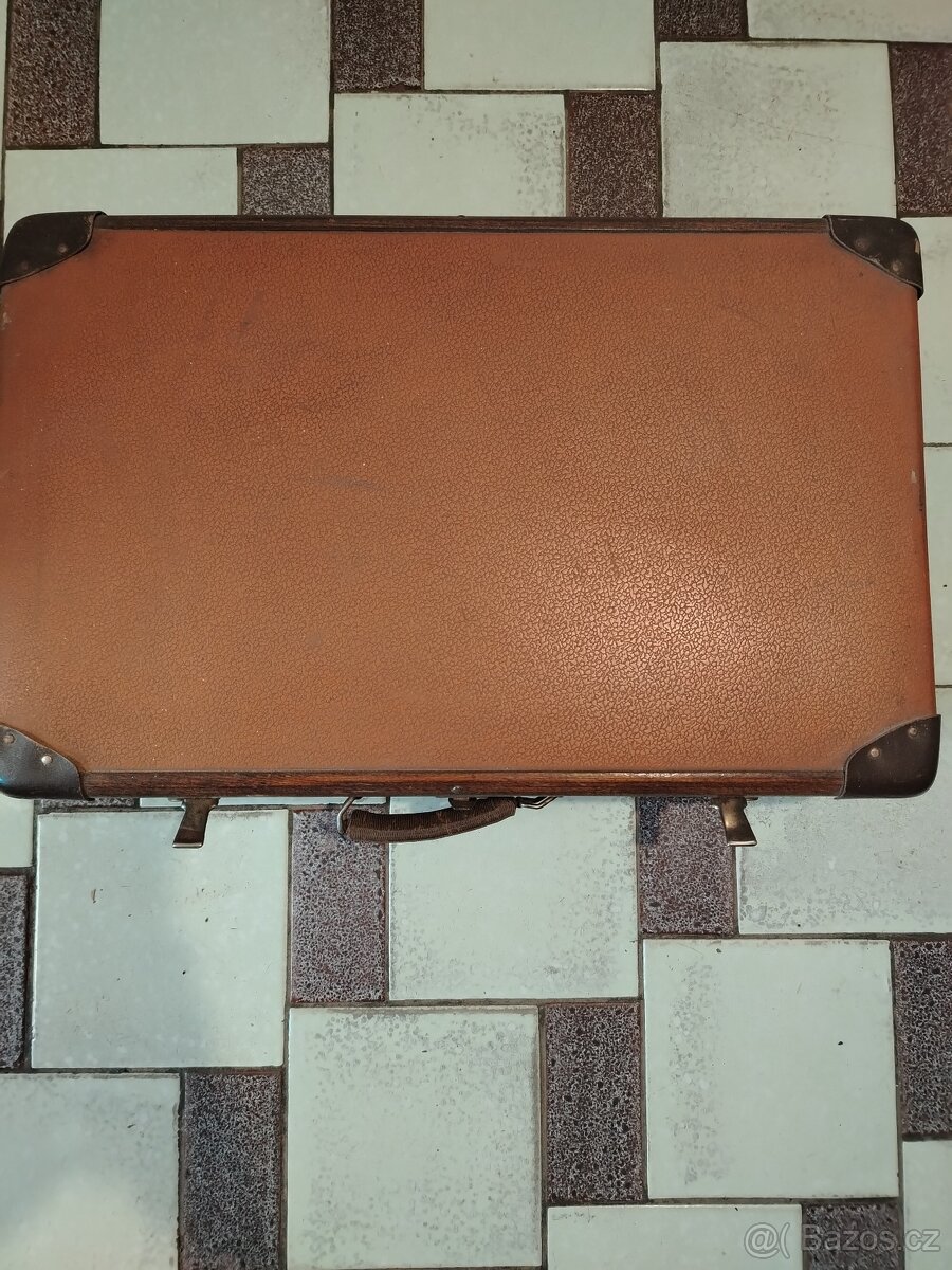 Psací stroj, kufry - 2