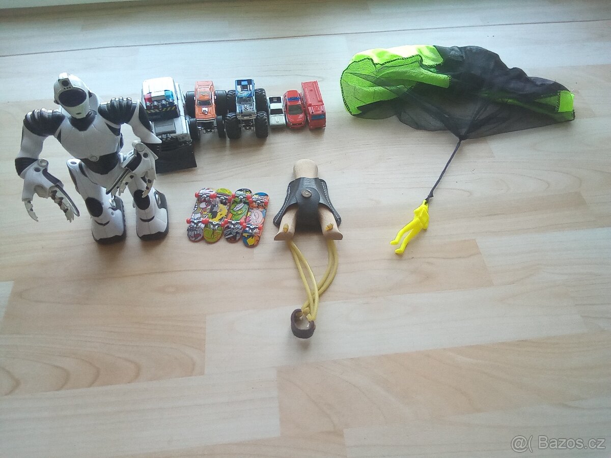 Prodáme sadu hraček - 2