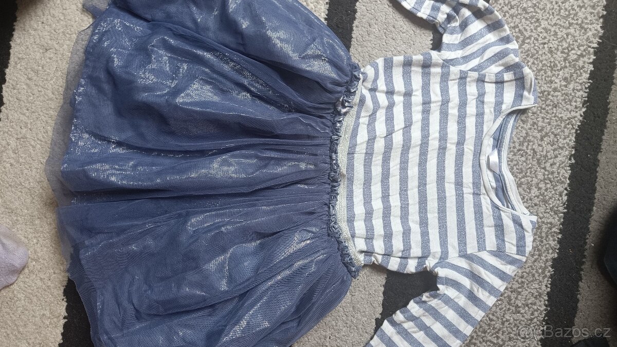 Šaty 4-5 let vel 110 - 2