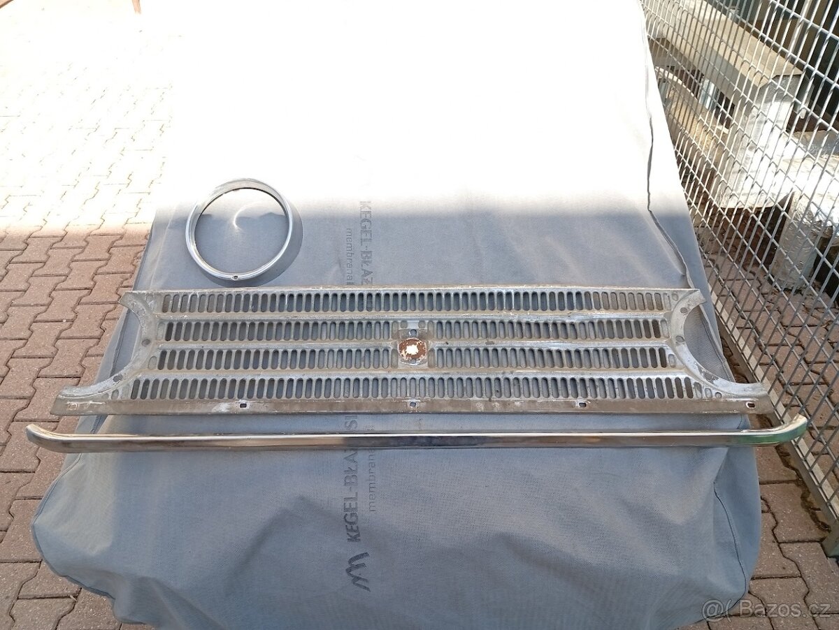 Moskvič 408 - maska s kruhovými světly, lišta, rámeček - 2