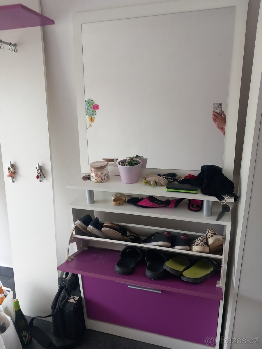 Předsíňová stěna - 2