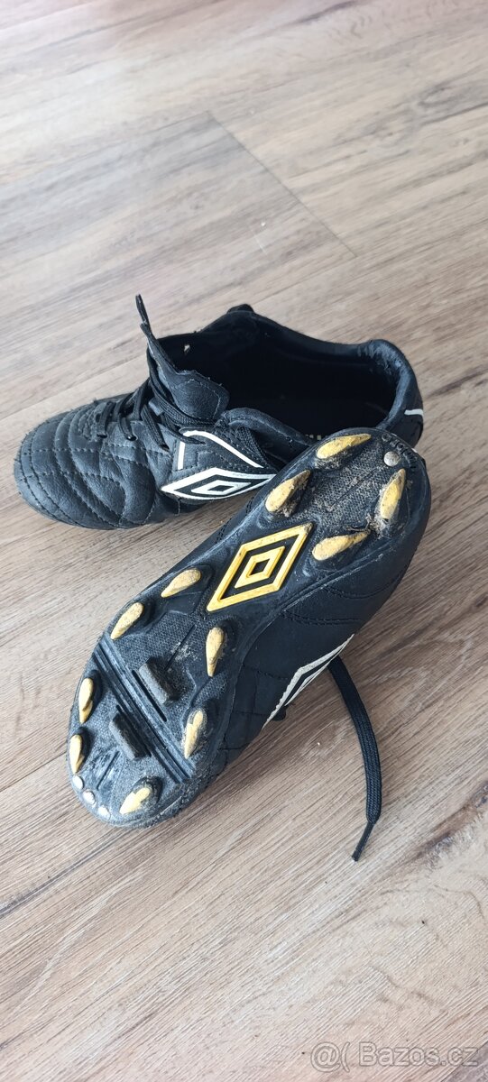 Dětské kopačky 28,5 Umbro - 2