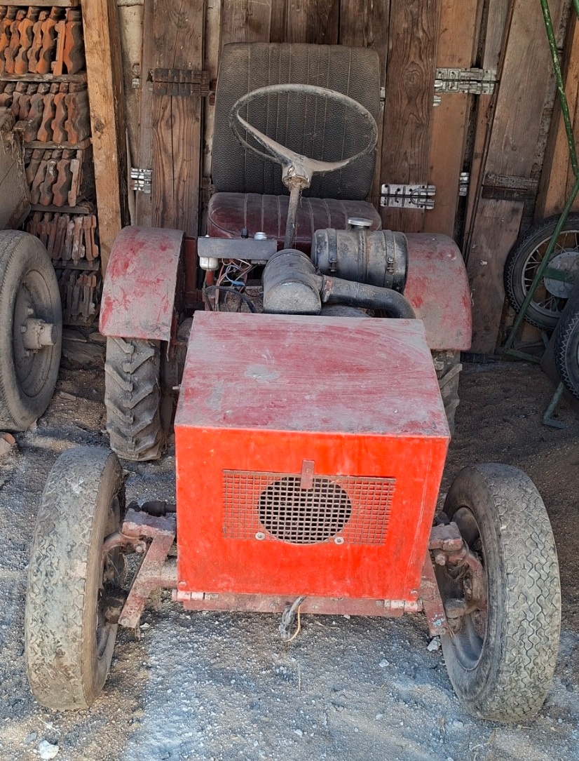 Malotraktor domácí výroby + vlek - 2