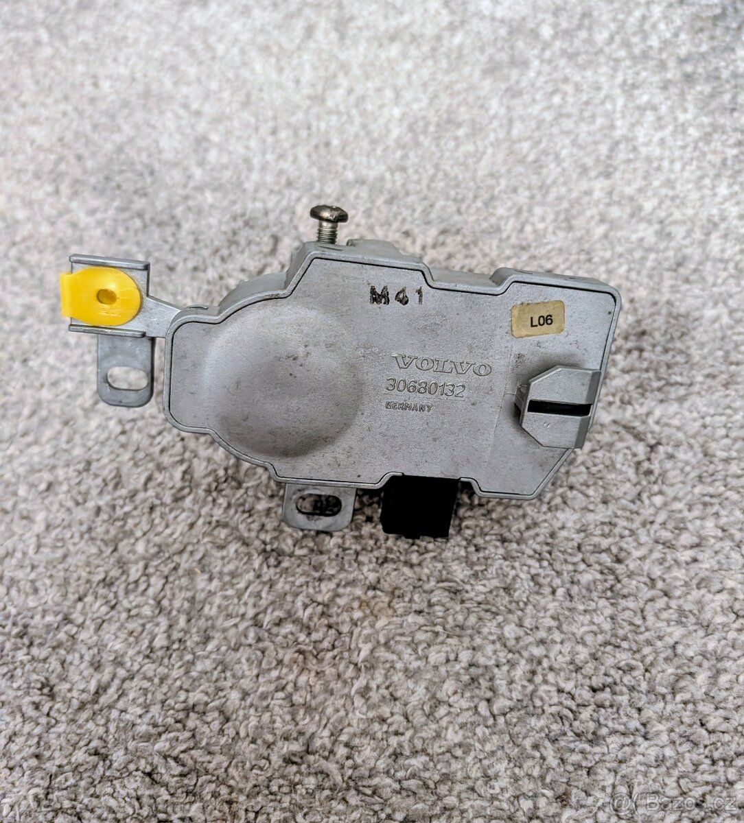Zámek volantu Volvo v50 - 2