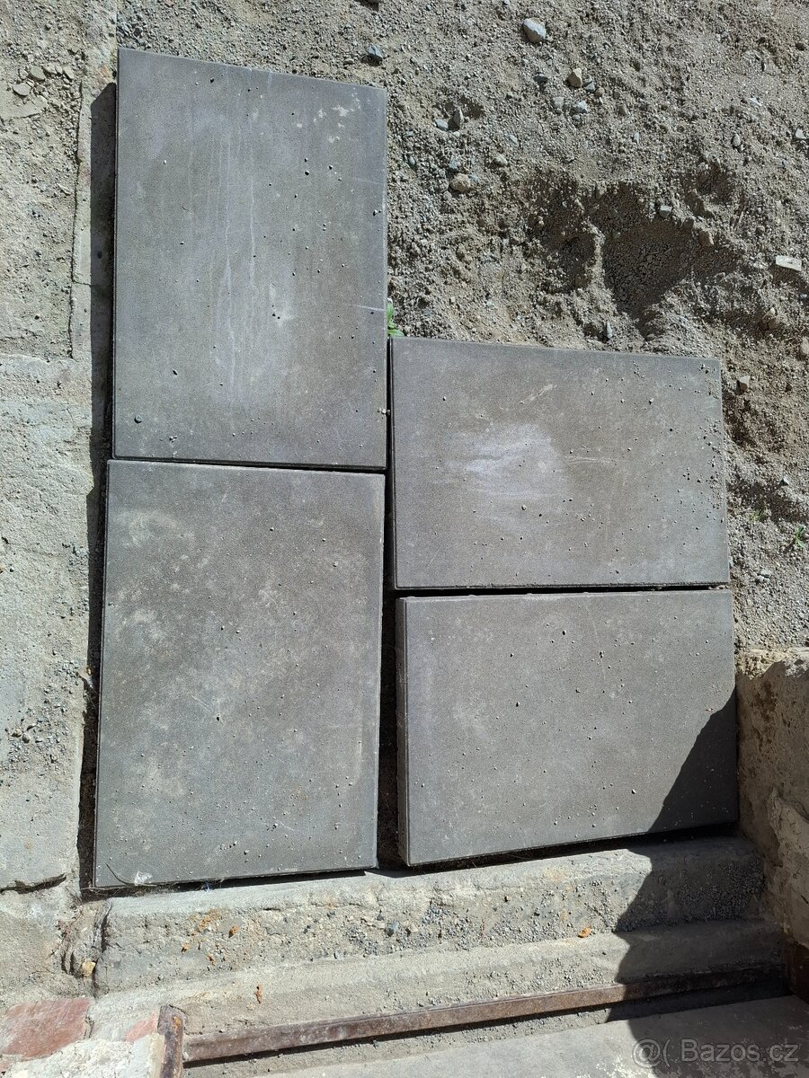Betonová dlazba seda - 2