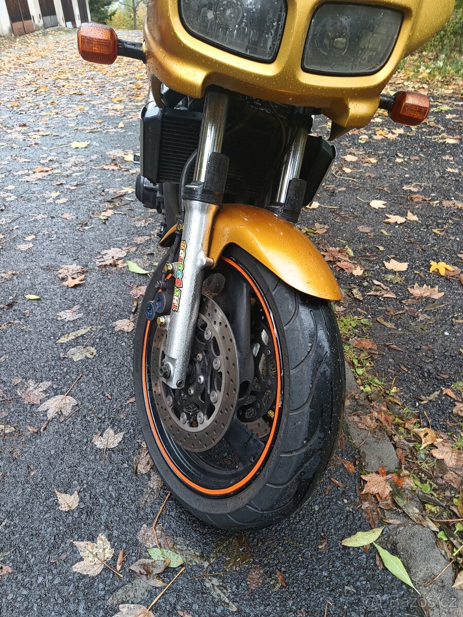 Yamaha FZS 600 Fazer - 2